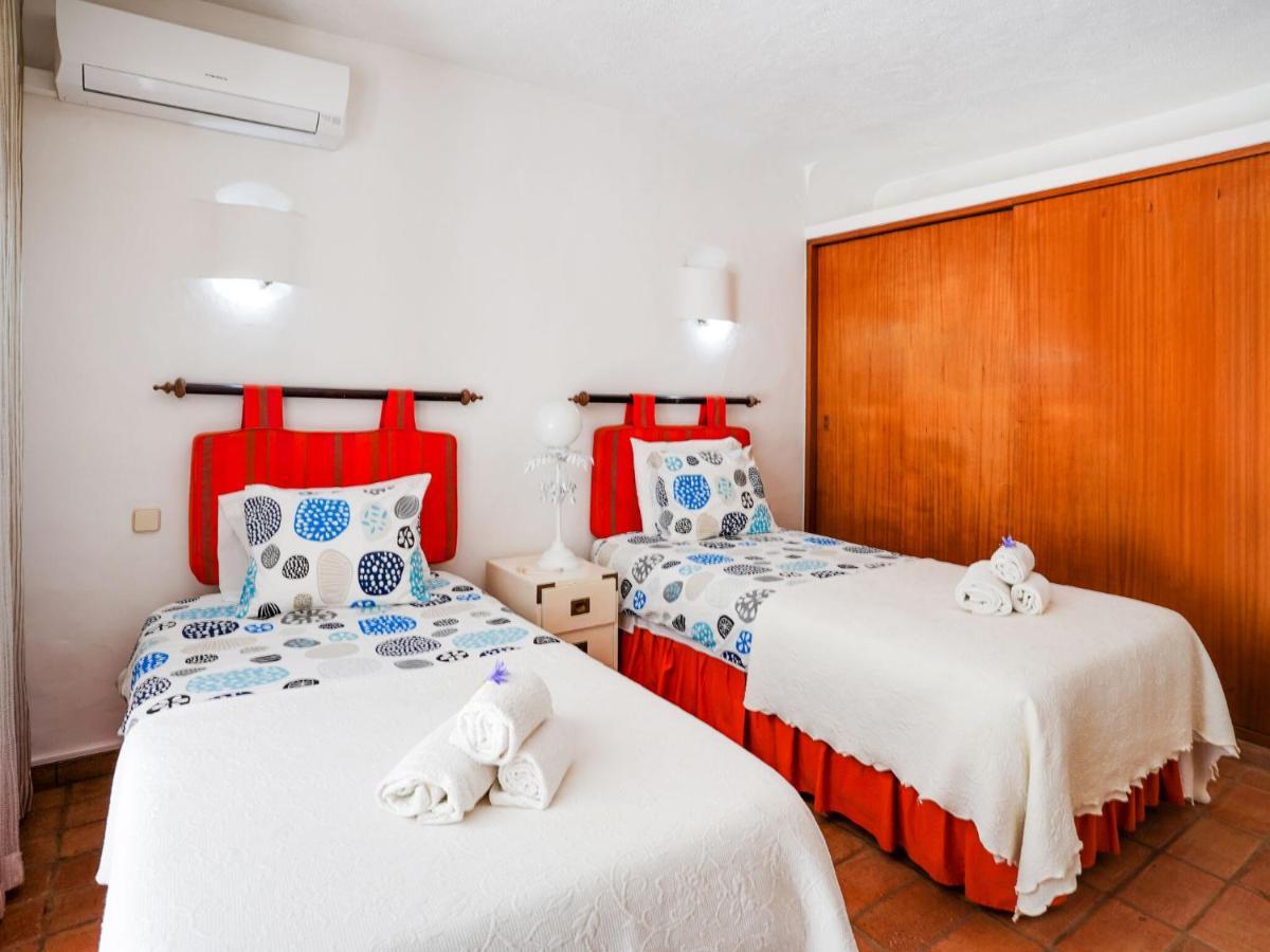 Roofed Villa In Albufeira With Private Swimming Pool Olhos de Agua  Extérieur photo