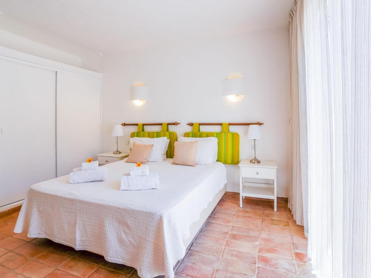 Roofed Villa In Albufeira With Private Swimming Pool Olhos de Agua  Chambre photo